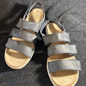 Clarks Collection Laurie Ann Vine Blue Leather Sandals Women’s 11